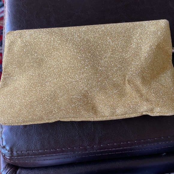 Victoria Secret gold shimmer makeup bag - Picture 2 of 6